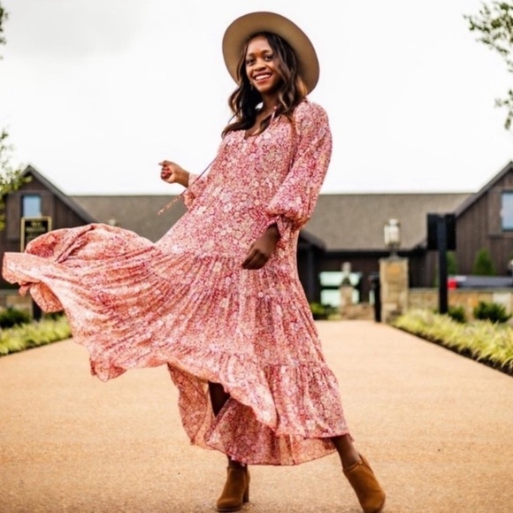 O.P.T. Revolve Pink Floral Long Sleeve Tiered Peasant Maxi Dress Medium NWT - Picture 4 of 16